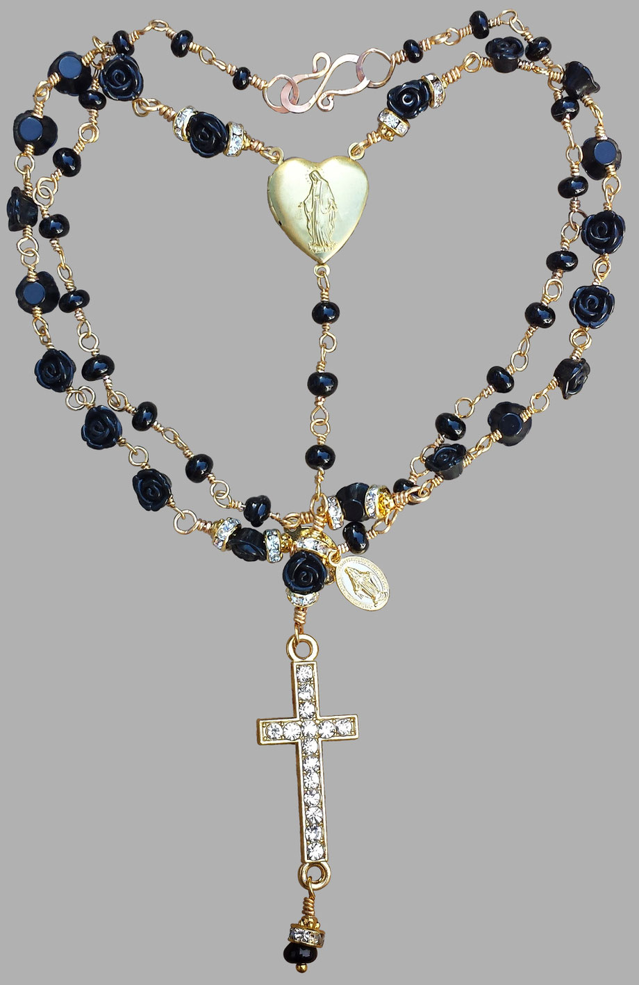 Rosendraht Rosendraht.de gesegnet Rosenkranz Gebetskette Schmuck christlich spirituell Segen Schmuck online kaufen webshop Schmuckshop Jesus Christus Maria Madonna Marienmedaillon Herz Edelstein Kreuz Marienmedaille gold schwarz gothic Rosen Strass