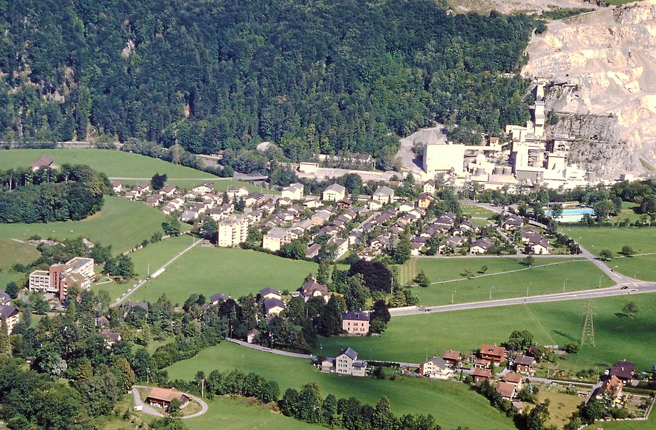 Fuchsgut, Lerchengut, Goldigen, Chalchi, August 1998 von der Seilbahn aus