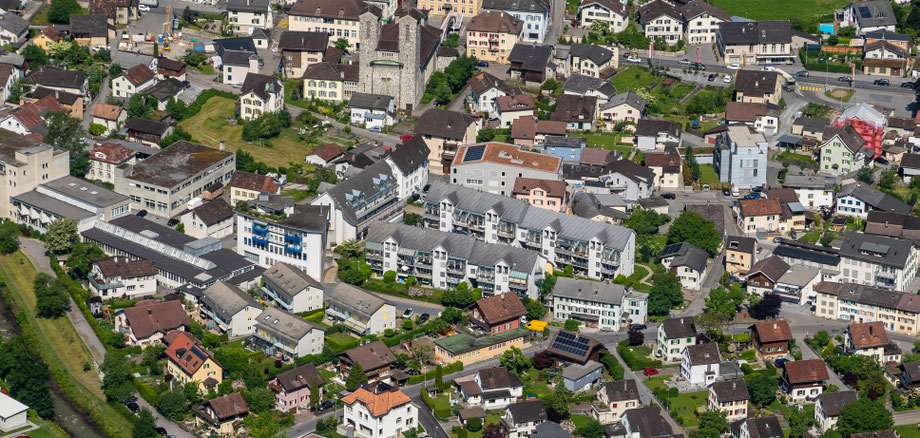 Quartier Ennetbach von den Ennetbergen aus. Aufnahme vom 4. Juni 2019. Koordinaten 722927  213582