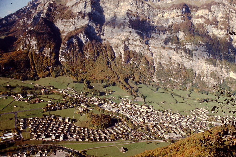 Netstal von den Ennetbergen. Aufnahme 1991