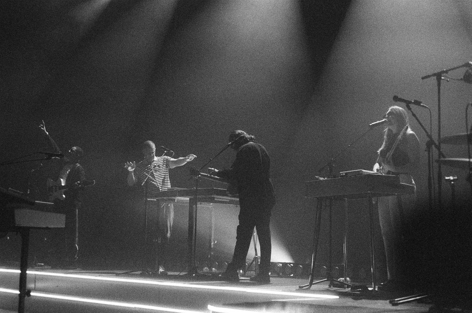 Jungle concert at Le 104 Paris Volcano 2023 tour, photographed on analog film by Vivien Liskovsky