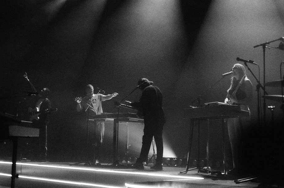 Jungle concert at Le 104 Paris Volcano 2023 tour, photographed on analog film by Vivien Liskovsky