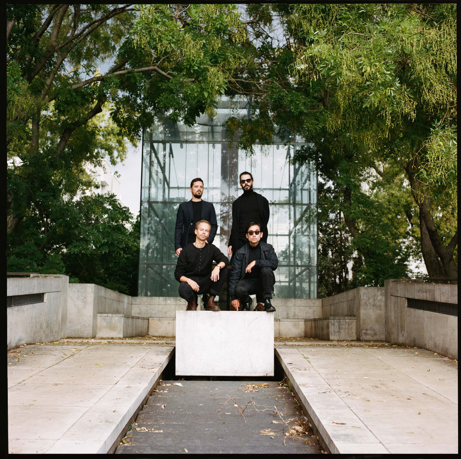 portrait groupe musicien en argentique prise sur une Hasselblad 500C/M réalisé par Vivien Liskovsky