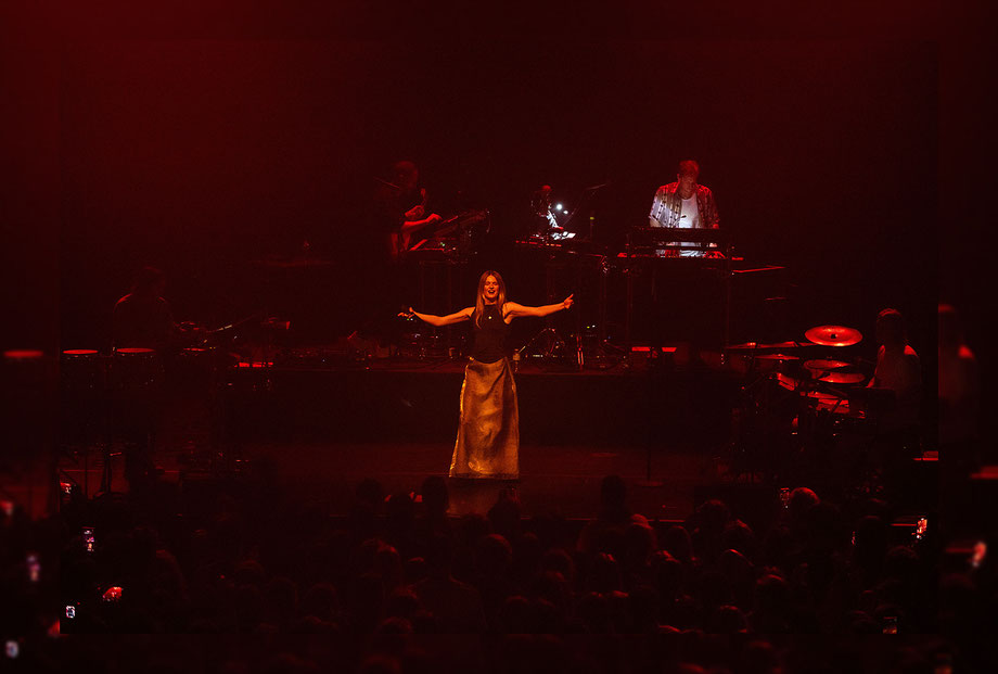 Maribou State live in Paris HALLUCINATING LOVE 2025 at Élysée Montmartre, photo by Vivien Liskovsky