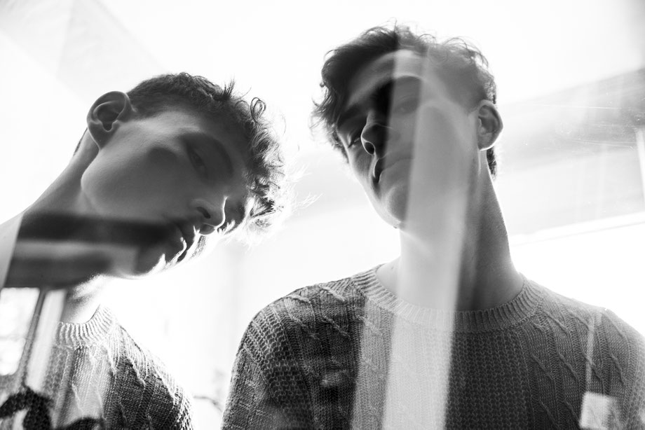 Portrait photo mannequin à Paris en noir et blanc par Vivien Liskovsky