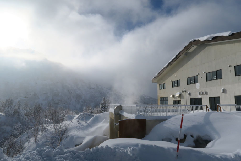 Tokcahidake-onsen-daisetsuzan-backcountry-ski