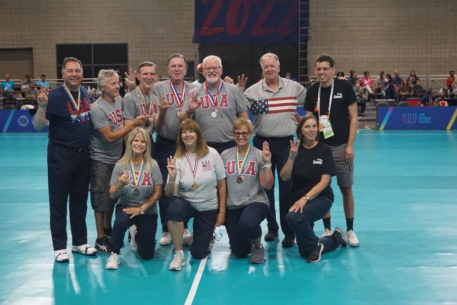 Team USA with their bronze medal of 1985. On the left: Chris 'Cheeks' Frederick.