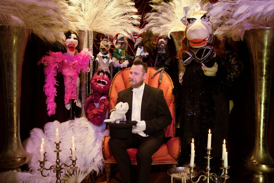 Christian Bauer aus der Zitronenvilla (Villa Mühlenbach) mit den The Cool Rats die verkleidet sind wie die Jazz Band The Cool Cats aus Köln.