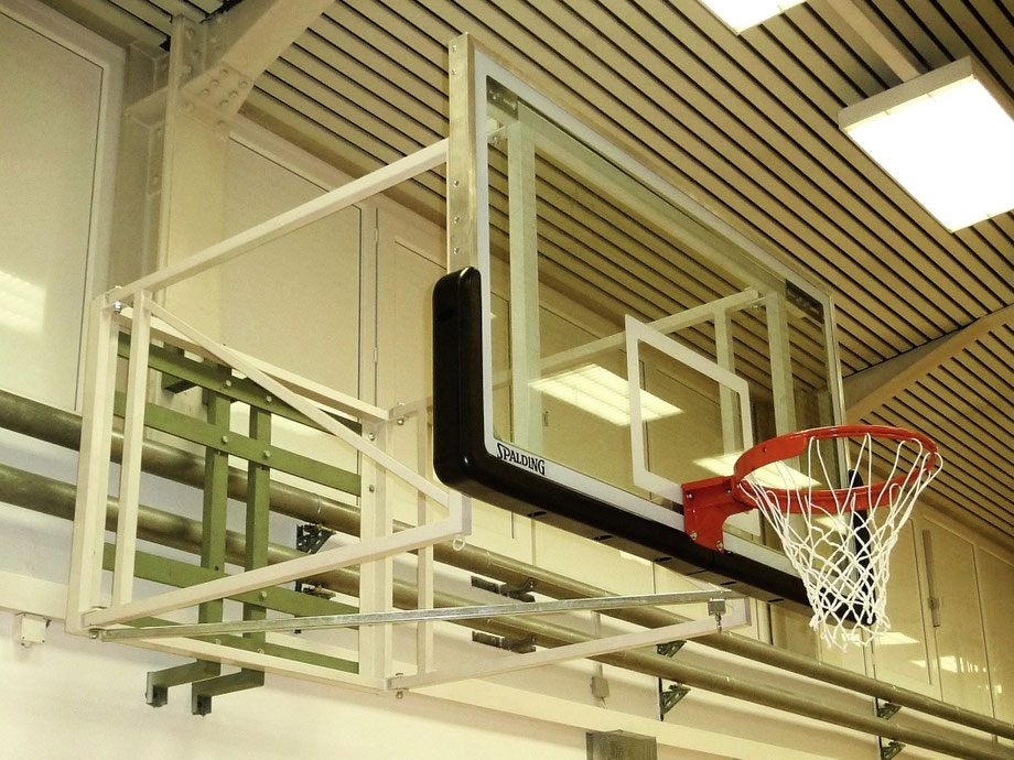 Wall Solutions Spalding® Distributor Sport Transfer GmbH