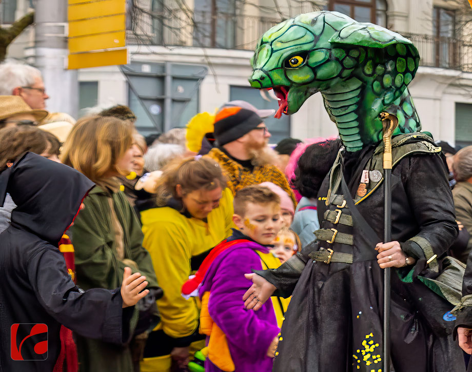 Wey-Umzug, Güdismäntig, Fasnacht, Altstadt luzern, Ausflugsziel Luzern, Zunft zu Safran, älteste Zunft Luzern, Fasnachtsumzug, Grinden, Masken treiben, Carnival of Lucerne, Fasnacht Luzern 2024, carnival lucerne 2024, Wey Zunft, Umzug, Guggemusik,