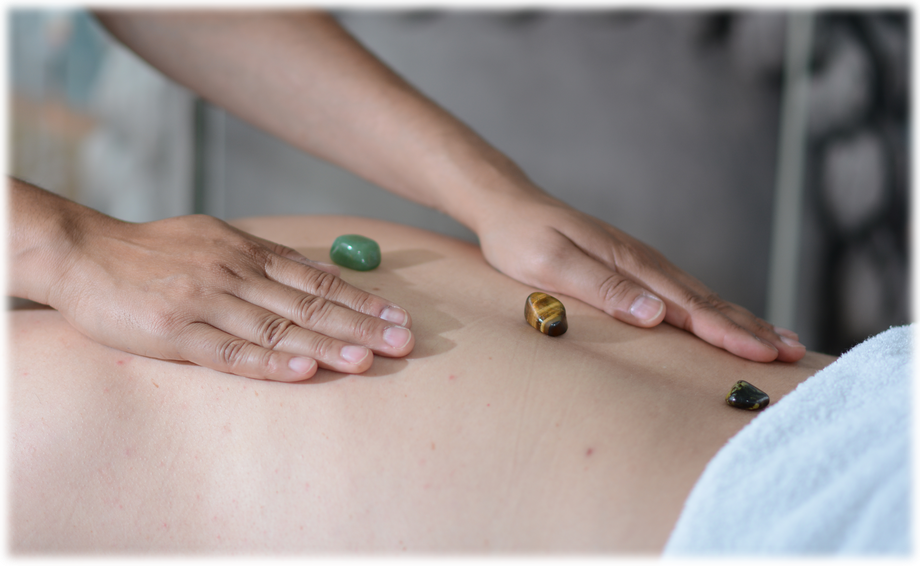 Ruhige Atmosphäre während einer Energiemassage bei Aryana Rathi in Luzern, die tiefe Entspannung und inneres Gleichgewicht fördert.