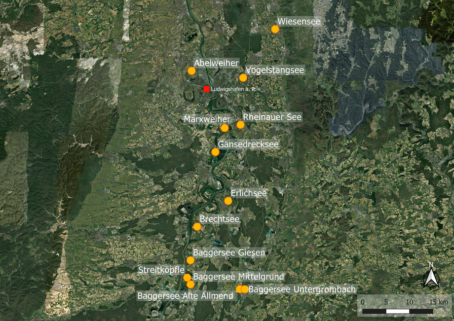 Übersichtskarte der Tauchplätze. Erstellt mit QGIS, Basemap: ESRI Satellite referer=Requires%20ArcGIS%20Onlinesubscription&type=xyz&url=https://server.arcgisonline.com/ArcGIS/rest/services/World_Imagery/MapServer/tile/%7Bz%7D/%7By%7D/%7Bx%7D&zmax=17&zmin=