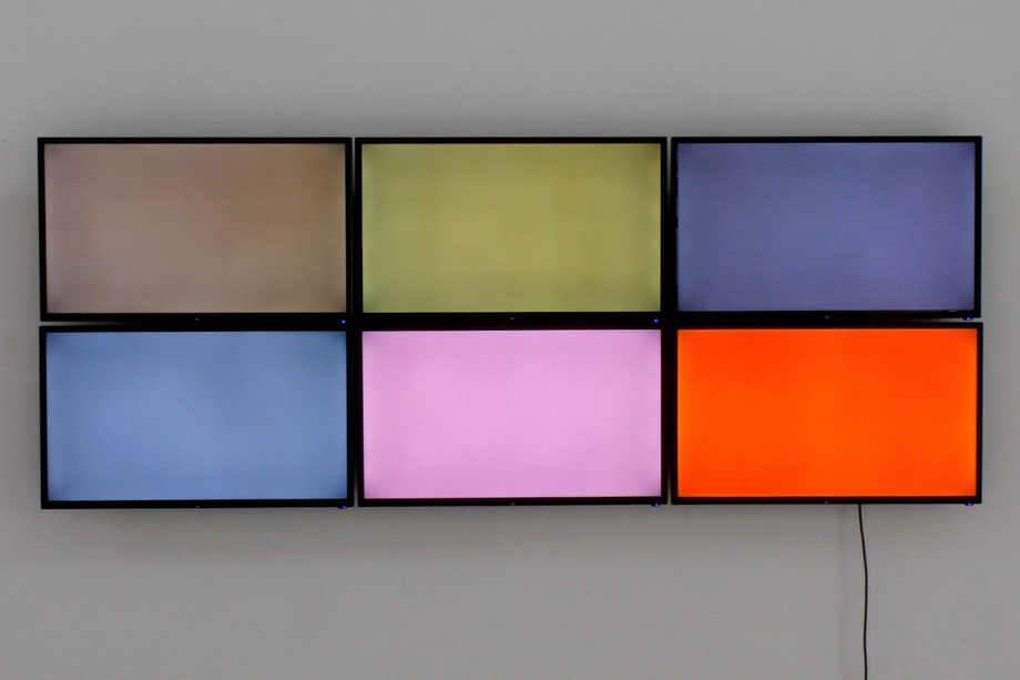Daniel Schörnig  REFLEXION II, 2021  Video, 6 screens, wall installation