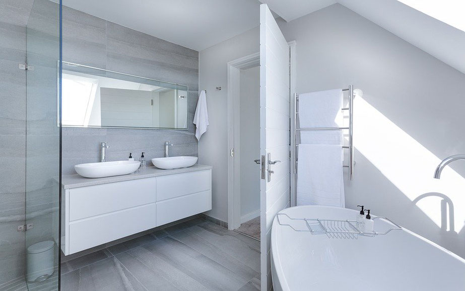 4 Ways to Create a Minimalist Bathroom