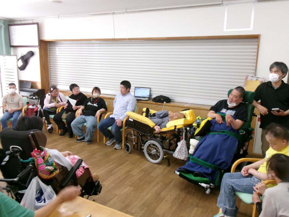 なかまの会　会長選挙の様子