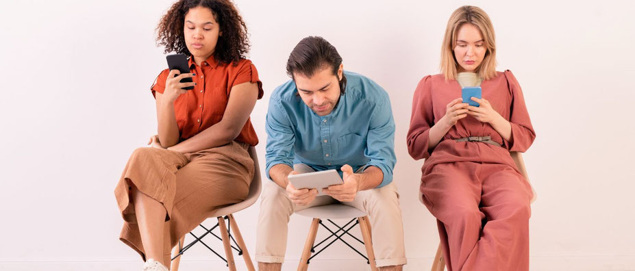 Scroll Réseaux Sociaux Addition Pleine conscience