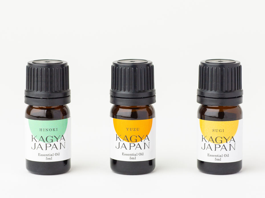 エッセンシャルオイル【HINOKI】(左)、【YUZU】(中)、【SUGI】(右)