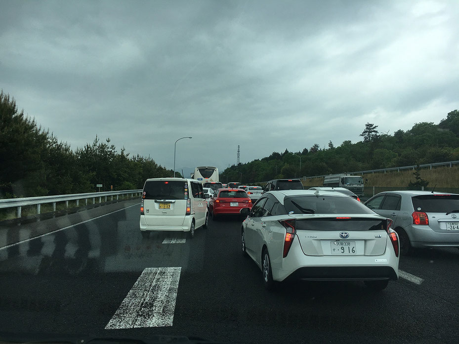 渋滞する山陽自動車道