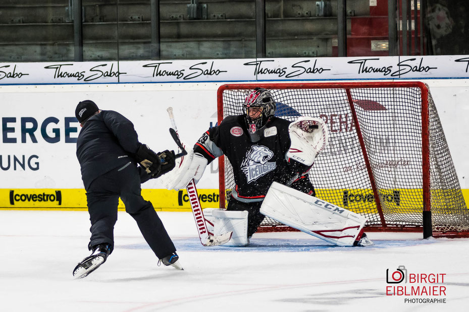 Goalie Andy Jenike in Action. - Foto: Birgit Eiblmaier