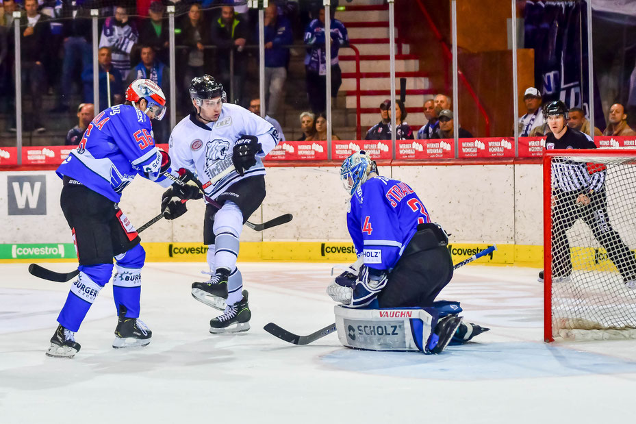 Foto: Birgit Eiblmaier - Dominanz der IceTigers im ersten Drittel.
