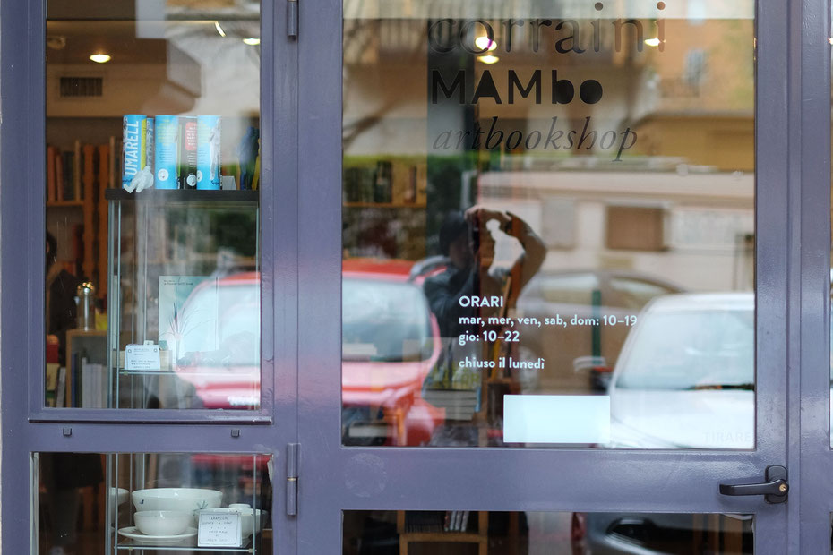 MAMbo - Museo d'Arte Moderna di Bologna art bookshop ボローニャ現代美術館アートブックショップ