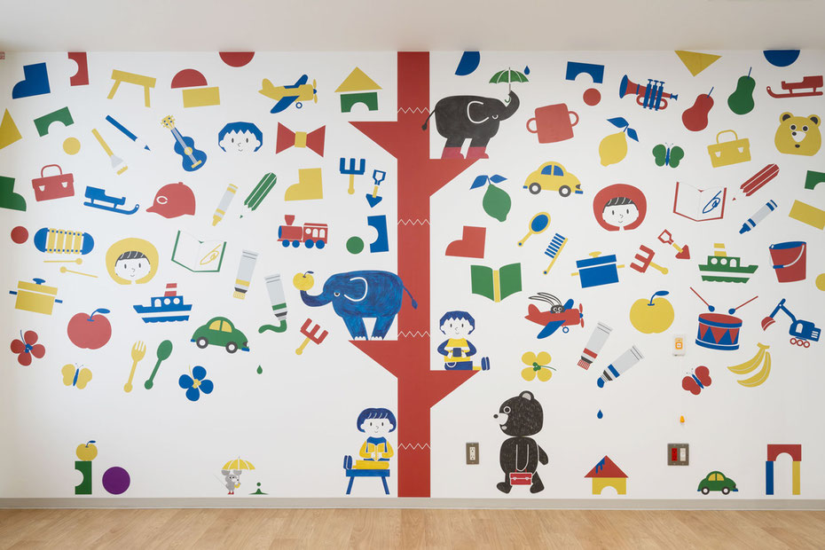 絵本作家ミヤタタカシのウォールアート。広島市立北部医療センター安佐市民病院キッズスペースにて。