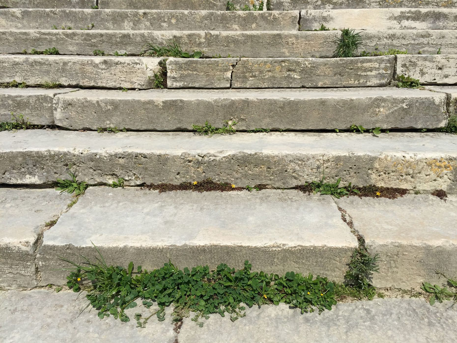 Stufen zur St. Georgs Kirche / steps to church of St. George