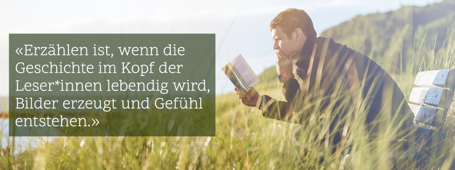 Narrativ Storytelling Erzählen Mann mit Buch Marketing mit Storytelling