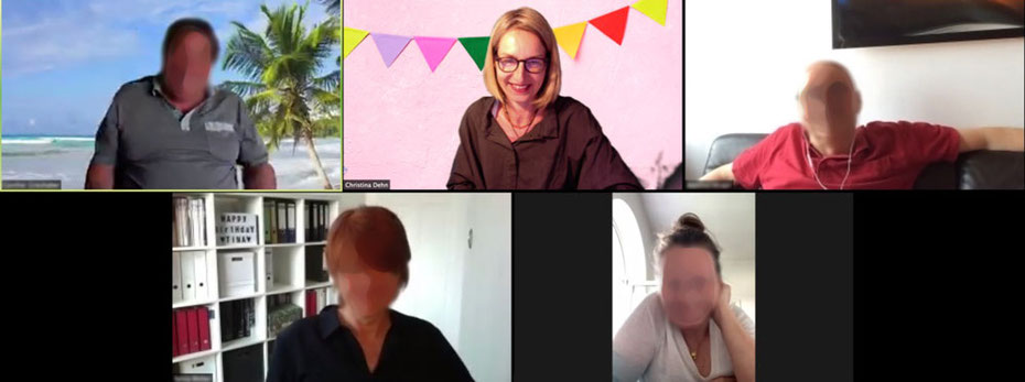 Screenshot des Zoom-Mettings mit 5 Personen