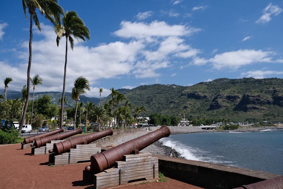 Barachois (front de mer avec canons) à Saint-Denis, La Réunion