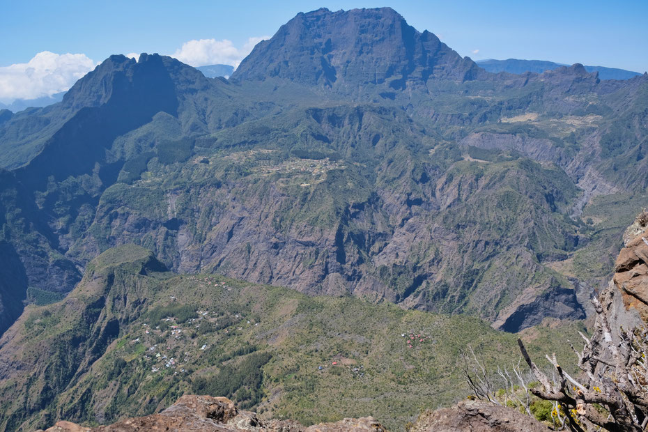 Vue sur le Cirque de Mafate depuis le Belvédère du Maïdo, La Réunion