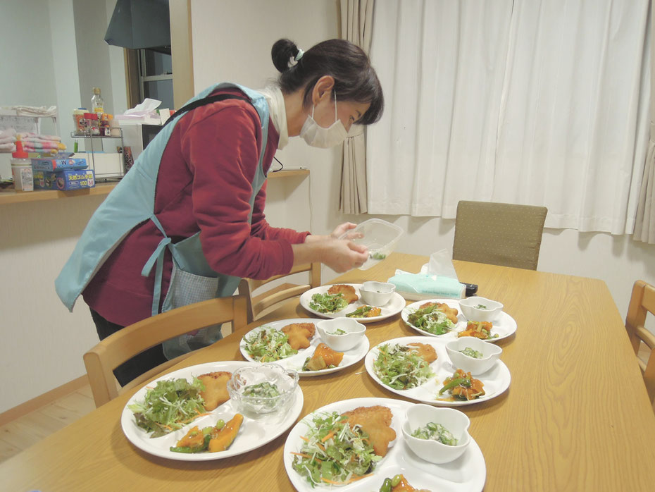 社会福祉法人オリーブの樹  ブログ ルック オリーブ！イメージ グループホーム ルフト桜木 日常生活 夕食 食卓 家計簿 おこづかい帳 就労移行支援 就労継続支援Ａ型 就労継続支援Ｂ型 障害者サービス 福祉作業所  千葉市若葉区桜木