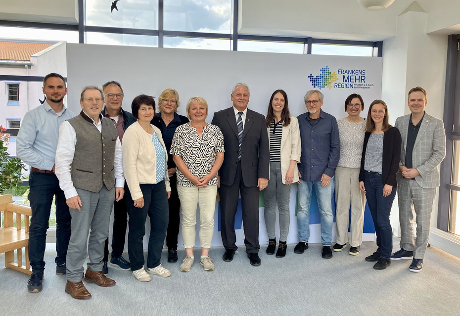 Neuwahl 2025: von links Peter Kaltenhäuser, Hans Herold, Dr. Michael Sauer, Mirjam Prechtel-Knapp, Gerlinde Röder, Regina Bruckmann, Klaus Meier, Melanie Greifenstein, Armin Held, Anne Billenstein, Claudia Kestler, Dr. Christian von Dobschütz. 