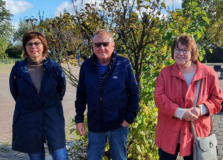 Von links nach rechts: Frau Funk, Herr Bischoff und Frau Kauppert