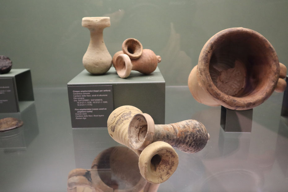 Tappi per sigillare le anfore - Museo delle Navi Antiche di Pisa