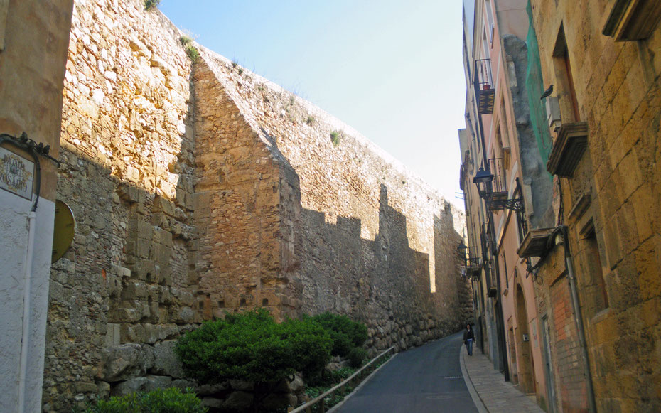 世界遺産「タッラコの考古遺跡群」、ローマ時代の城壁