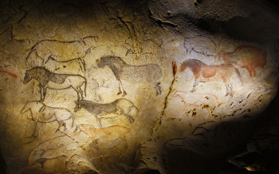 世界遺産「アルタミラ洞窟と北スペインの旧石器時代の洞窟画」、エカイン洞窟のウマの群れ（復元）