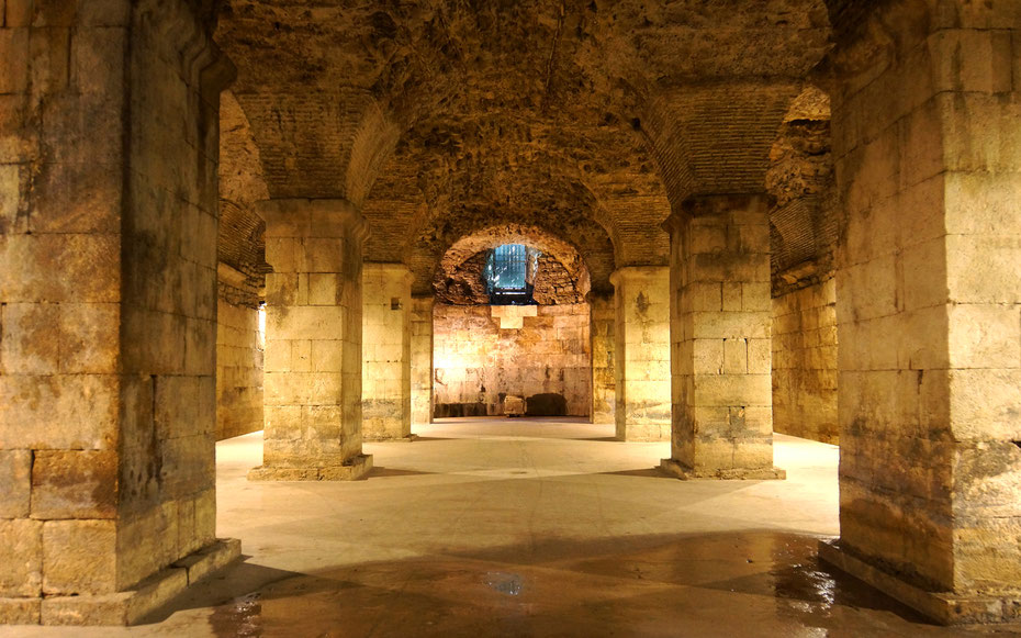 世界遺産「スプリットの史跡群とディオクレティアヌス宮殿」、ディオクレティアヌス宮殿の地下施設・皇帝のセラー