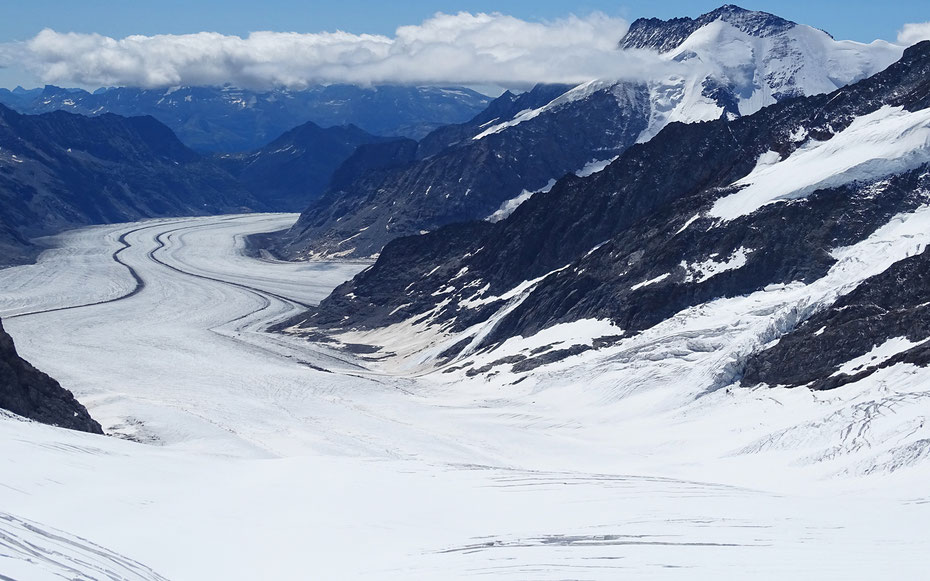 世界遺産「スイス・アルプス ユングフラウ－アレッチ」、ヨーロッパ最高所の駅であるユングフラウヨッホ駅のスフィンクス展望台から見下ろしたアレッチ氷河