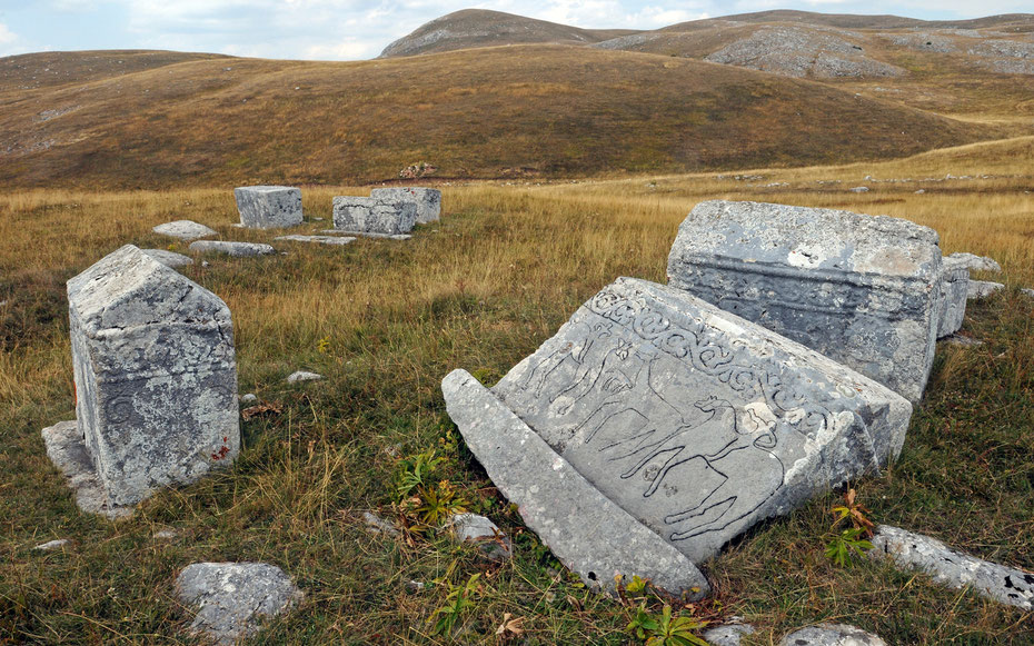 世界遺産「中世の墓碑ステチュツィの墓所群」、ボスニア・ヘルツェゴビナ、カリノヴィクのセンギチャ・バラのステチュツィ