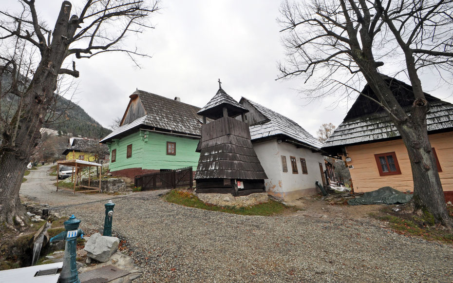 世界遺産「ヴルコリニェツ」、ヴルコリニェツの街並み、中央は鐘楼