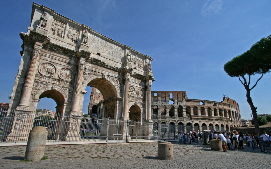 世界遺産「ローマ歴史地区、教皇領とサン・パオロ・フォーリ・レ・ムーラ大聖堂」、コンスタンティヌス凱旋門とコロッセオ