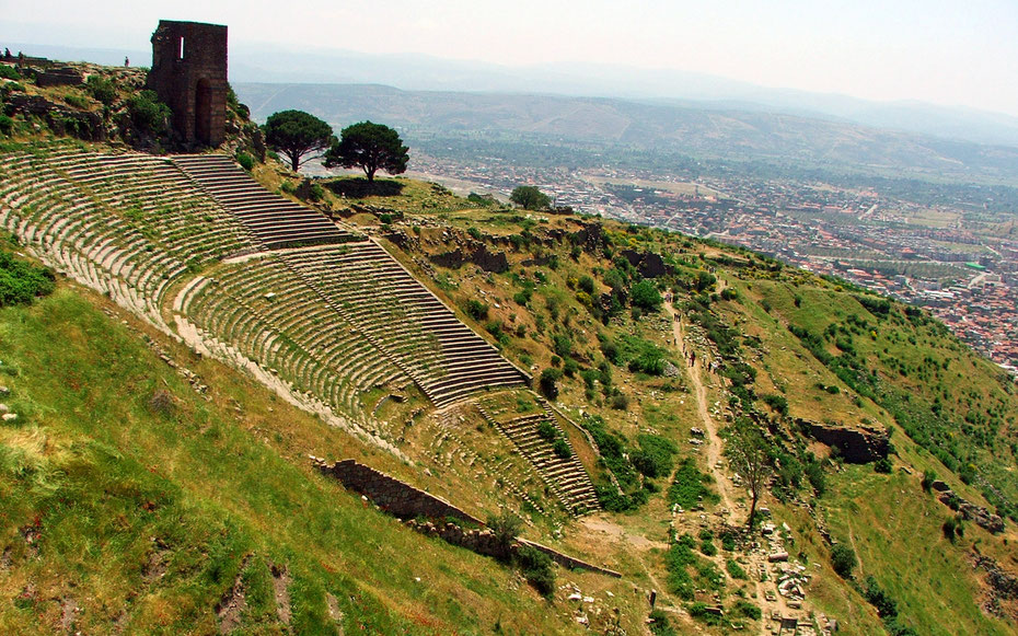 世界遺産「ペルガモンとその重層的な文化的景観」、アクロポリスのギリシア劇場テアトロン