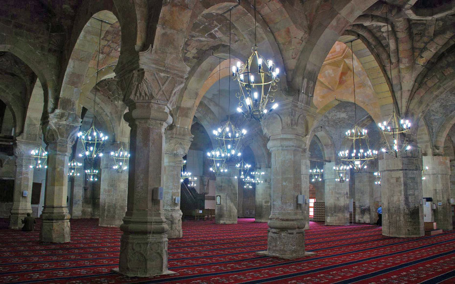 世界遺産「ディヴリーイの大モスクと病院」、大モスクの内部の様子