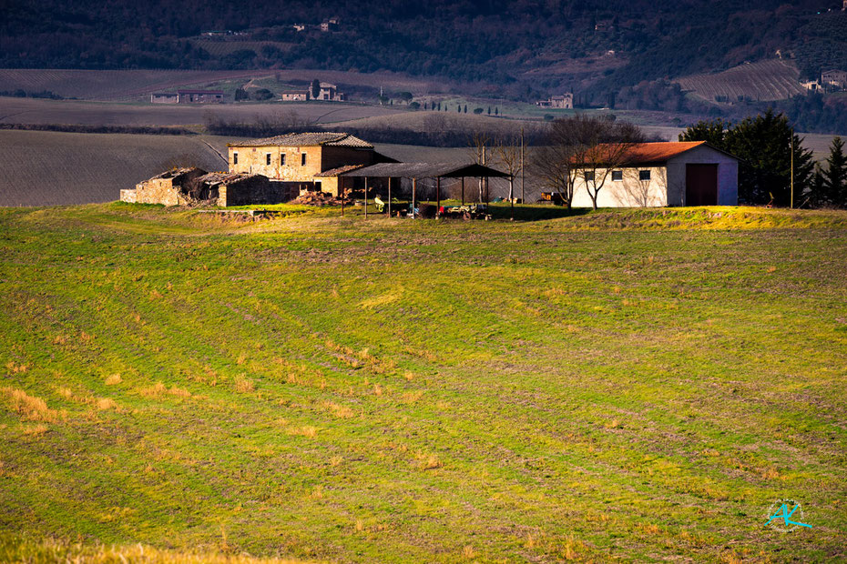 Podere Cancelli von Nordosten. Wie mansieht, geht bei uns die Sonne als erstes auf ;-)