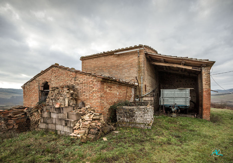 Podere Cancelli, Haupthaus von Norden, im Vordergrund das künftige Office/ die Rezeption