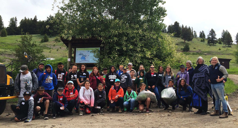 Teacher Erica Martindale was a huge help organizing field trips for grades 4-6. The kids explored stations and learned about grasslands diversity. Round Table members were on hand to help lead stations and make the day special for local students.