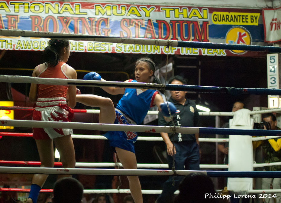 Eine Muay Thai Kampfabend muss man schon gesehen haben, die Kampfsportart ist immerhin der Nationalsport in Thailand. Wir haben uns das Spektakel im Thaepae Boxing Stadium in Chiang Mai angeschaut. Absolut empfehlenswert auch für Nicht-Box-Fans! 