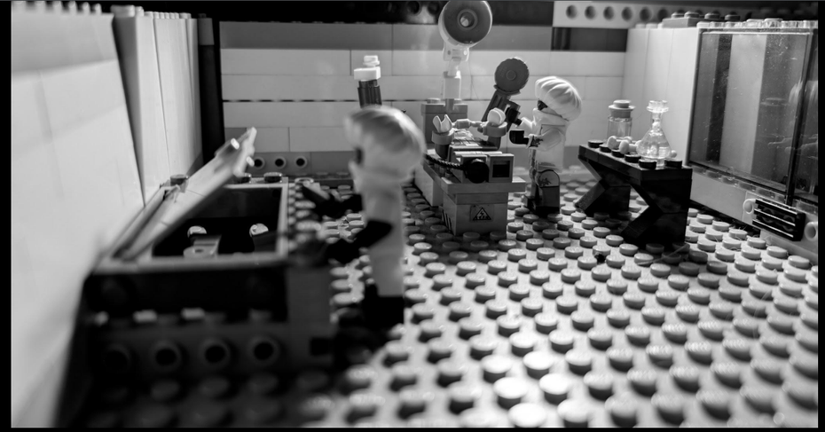 Scène LEGO® soldats face à démon – concours photo BPZC Halloween 2025