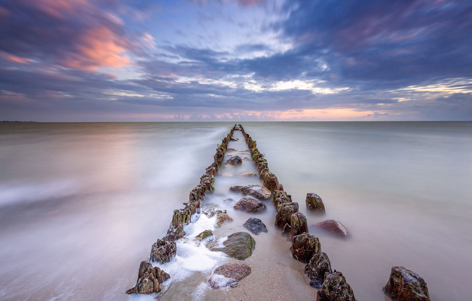 Long exposure IJsselmeerkust Hindeloopen © Jurjen Veerman